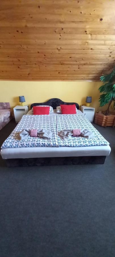 Appartamento Patrik Apartman Siófok Esterno foto